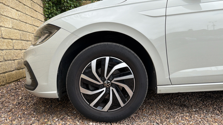 Volkswagen Polo 1.0 Life 5dr Petrol Hatchback